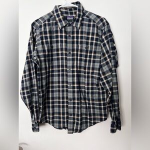 Patagonia Men's Casual Plaid Button Up Shirt - Black and Gray, Brown Size Small